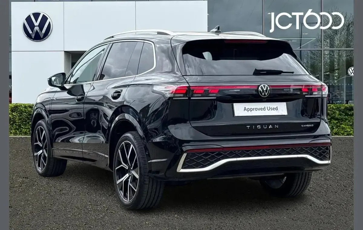 Used VW Tiguan R-line 204 HP (150 kW) 2025 Black SUV