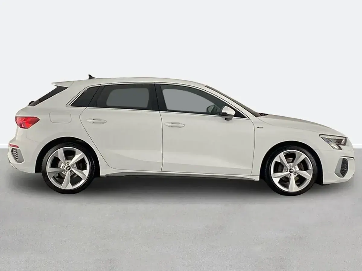 Used Audi A3 S-Line 150 HP (110 kW) 2022 White Sedan