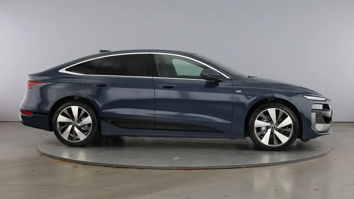 New Audi A6 e-tron S-Line 100 kW (136 HP) 2025 Plasma blue Estate