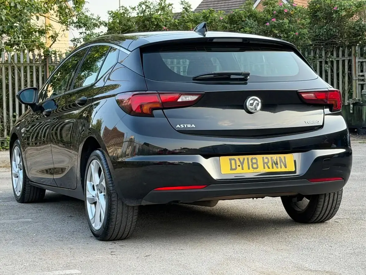 Used Vauxhall Astra SRi 2018 Black Hatchback