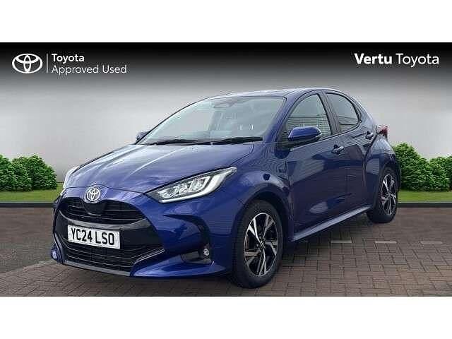 Used Toyota Yaris Hybrid Design 116 HP (85 kW) 2024 Blue Hatchback