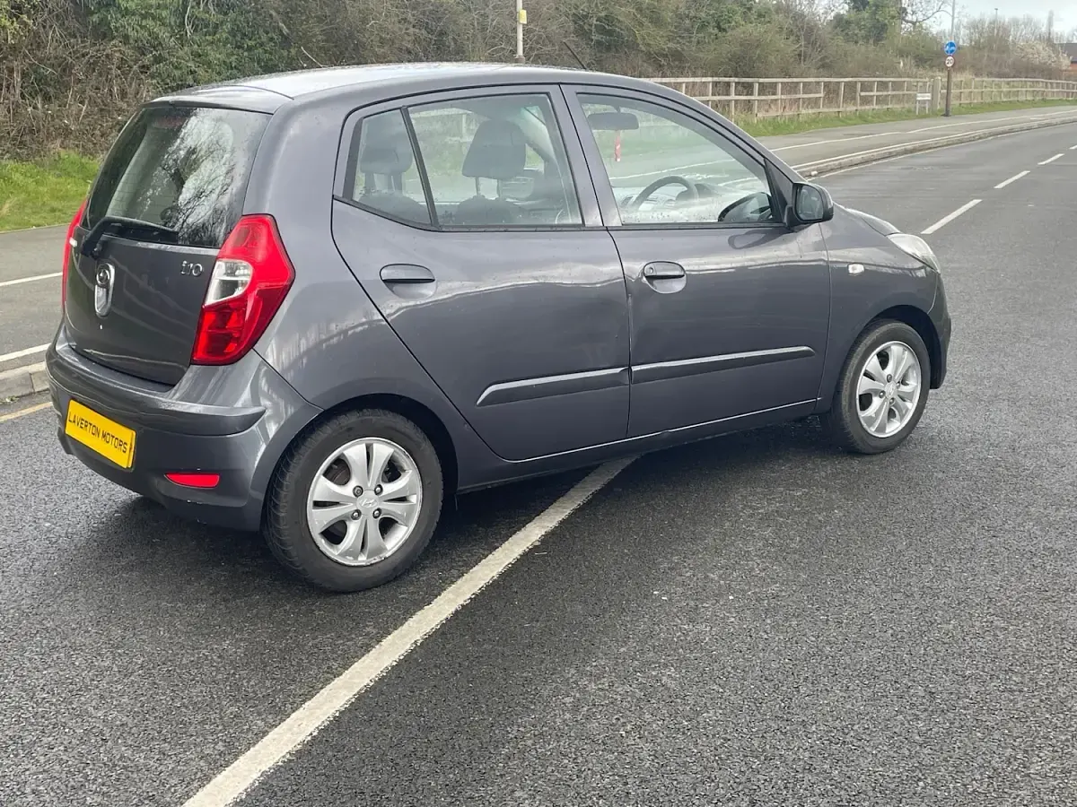 Used Hyundai i10 Active 83 HP (61 kW) 2013 Grey Hatchback