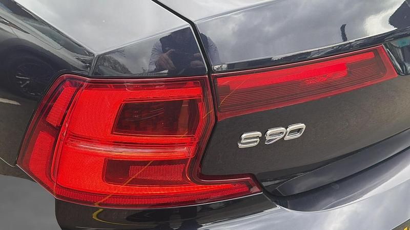 Used Volvo S90 Momentum 187 HP (137 kW) 2018 Blue Sedan