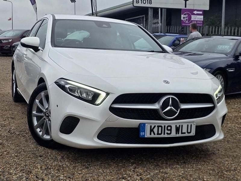 Used Mercedes A180 116 HP (85 kW) 2019 White Hatchback