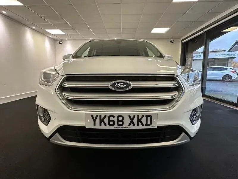 Używany Ford Kuga Titanium 120 KM (88 kW) 2018 Biały SUV