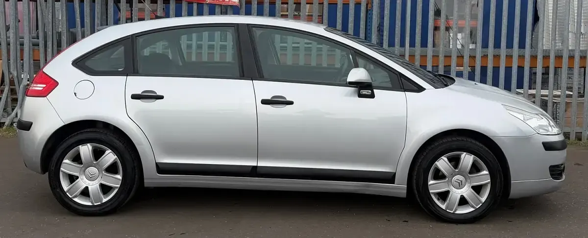 Used Citroën C4 92 HP (67 kW) 2006 Silver Hatchback