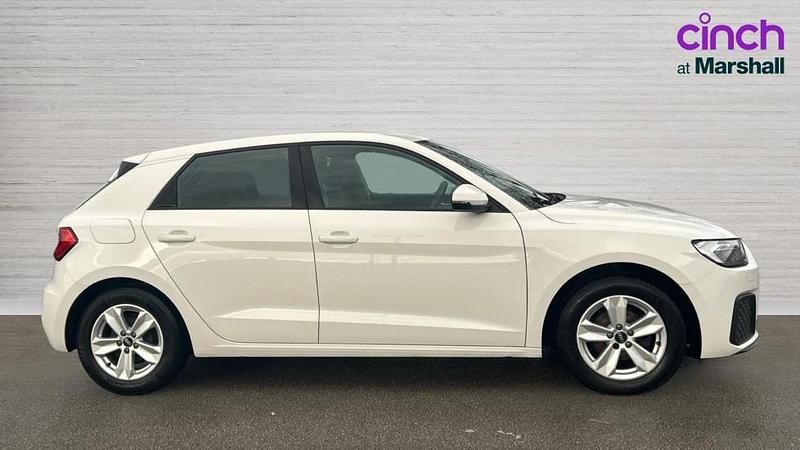 Used Audi A1 Design 95 HP (69 kW) 2022 White SUV