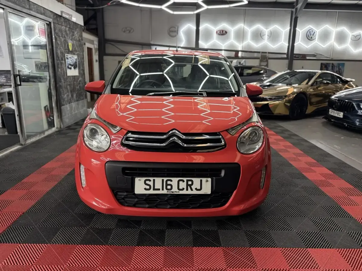 Used Citroën C1 Feel 68 HP (50 kW) 2016 Orange Hatchback