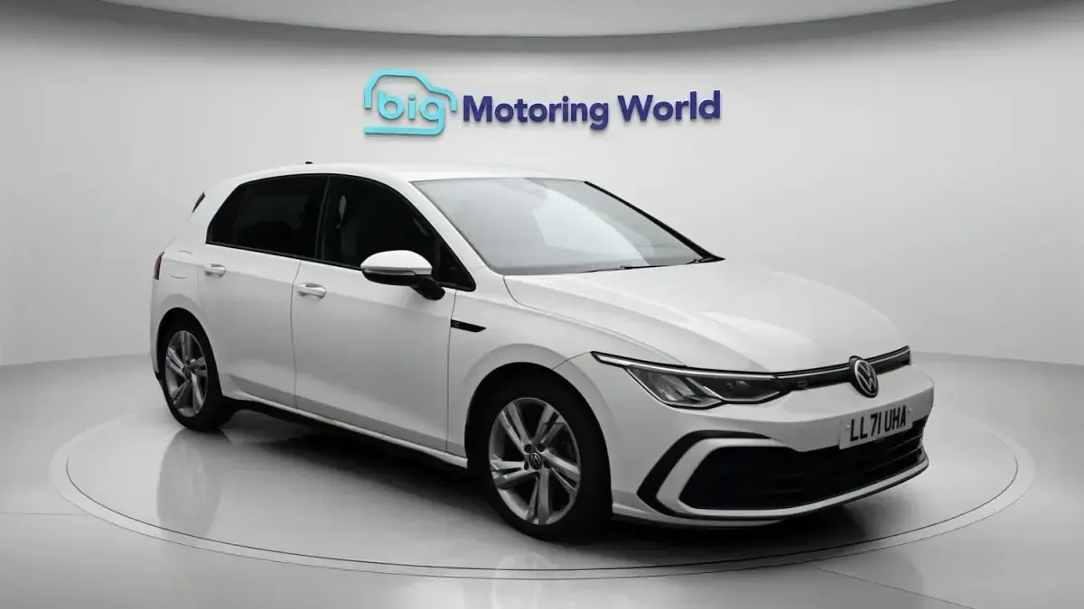 Used VW Golf VIII R-line 150 HP (110 kW) 2022 Hatchback