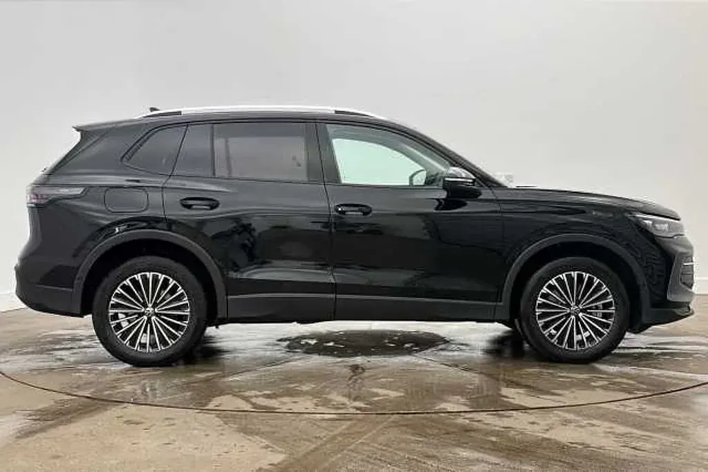 Nowe VW Tiguan Match 204 KM (150 kW) 2025 Czarny SUV