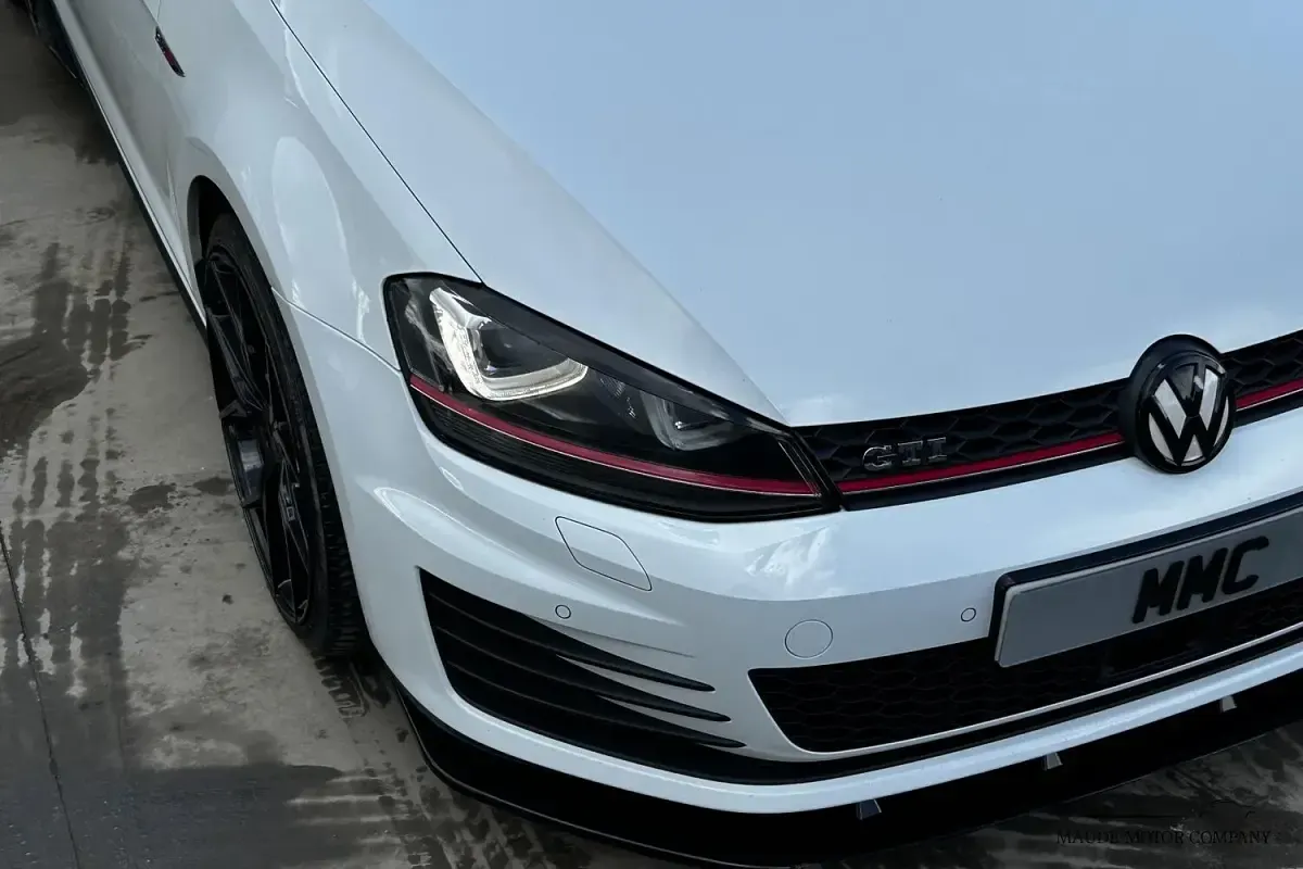 Begagnad VW Golf VII GTI 2016 Vit Halvkombi