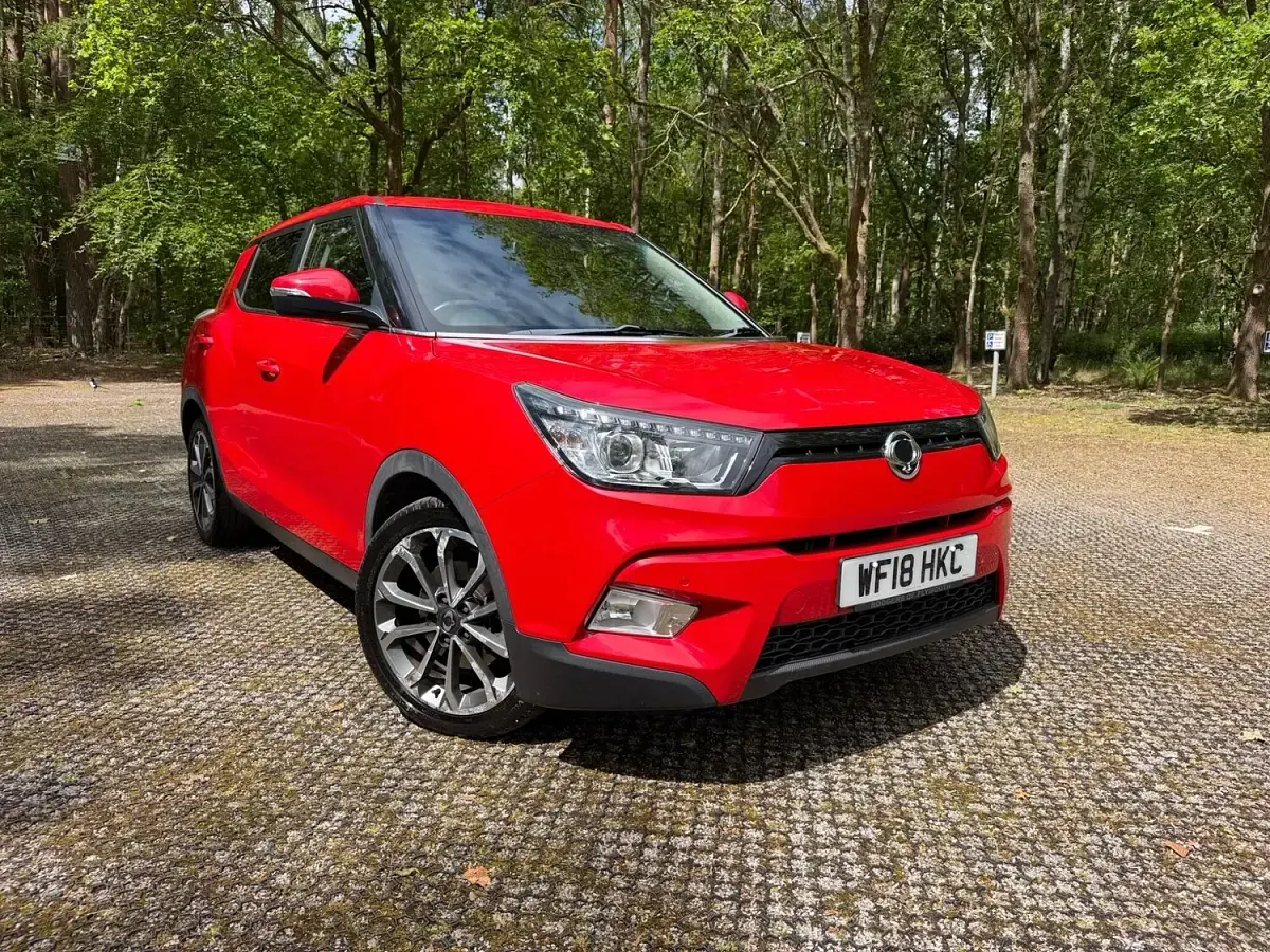 Used SsangYong Tivoli 115 HP (84 kW) 2018 Red SUV