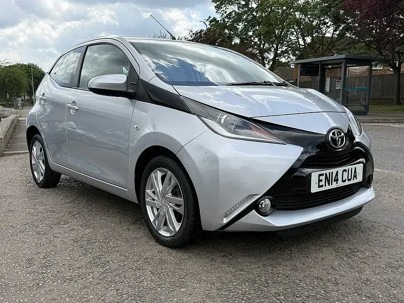 Used Toyota Aygo x-press 68 HP (50 kW) 2014 Silver Hatchback