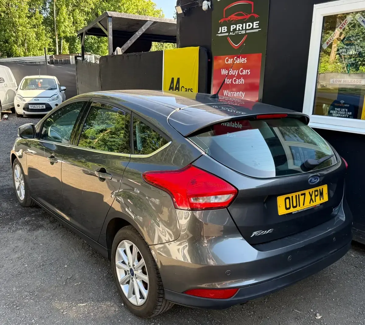 Used Ford Focus Titanium 125 HP (91 kW) 2017 Grey Hatchback