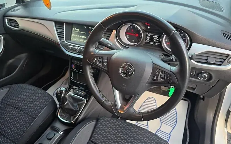 Gebraucht Vauxhall Astra SRi 145 PS (106 kW) 2020 Weiß Kleinwagen