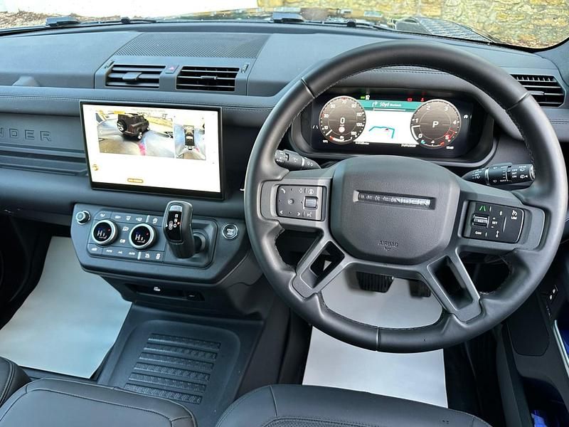 Used Land Rover Defender SE Dynamic 2025 Black SUV