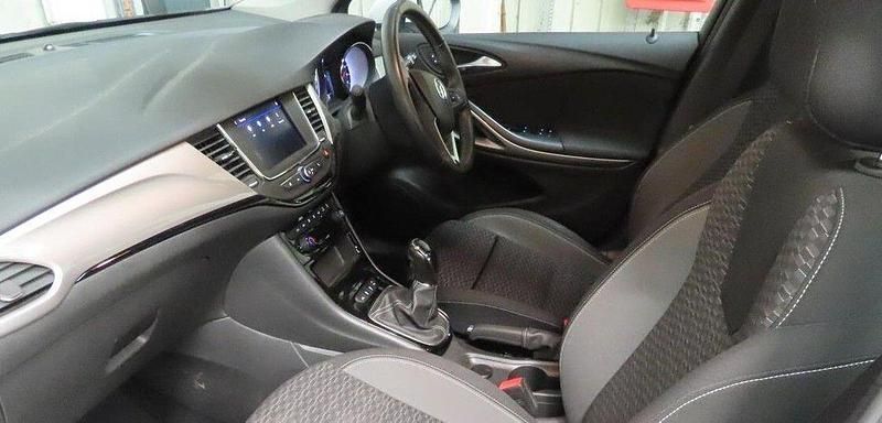 Used Vauxhall Astra SRi 2020 White Hatchback