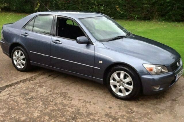 Used Lexus IS200 153 HP (112 kW) 2004 Sedan