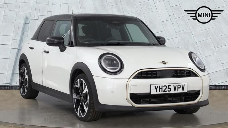 White Used 2025 Mini Cooper Hatch Hatchback | £27,950 - Image 1/4