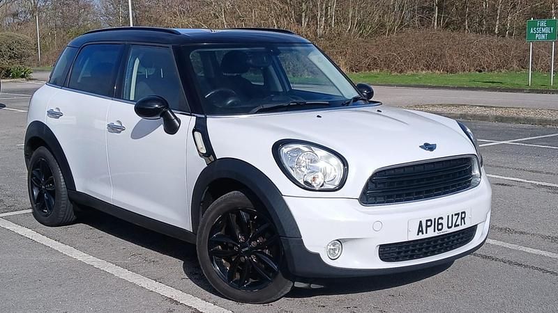 Used Mini Cooper D Business 2016 White Hatchback