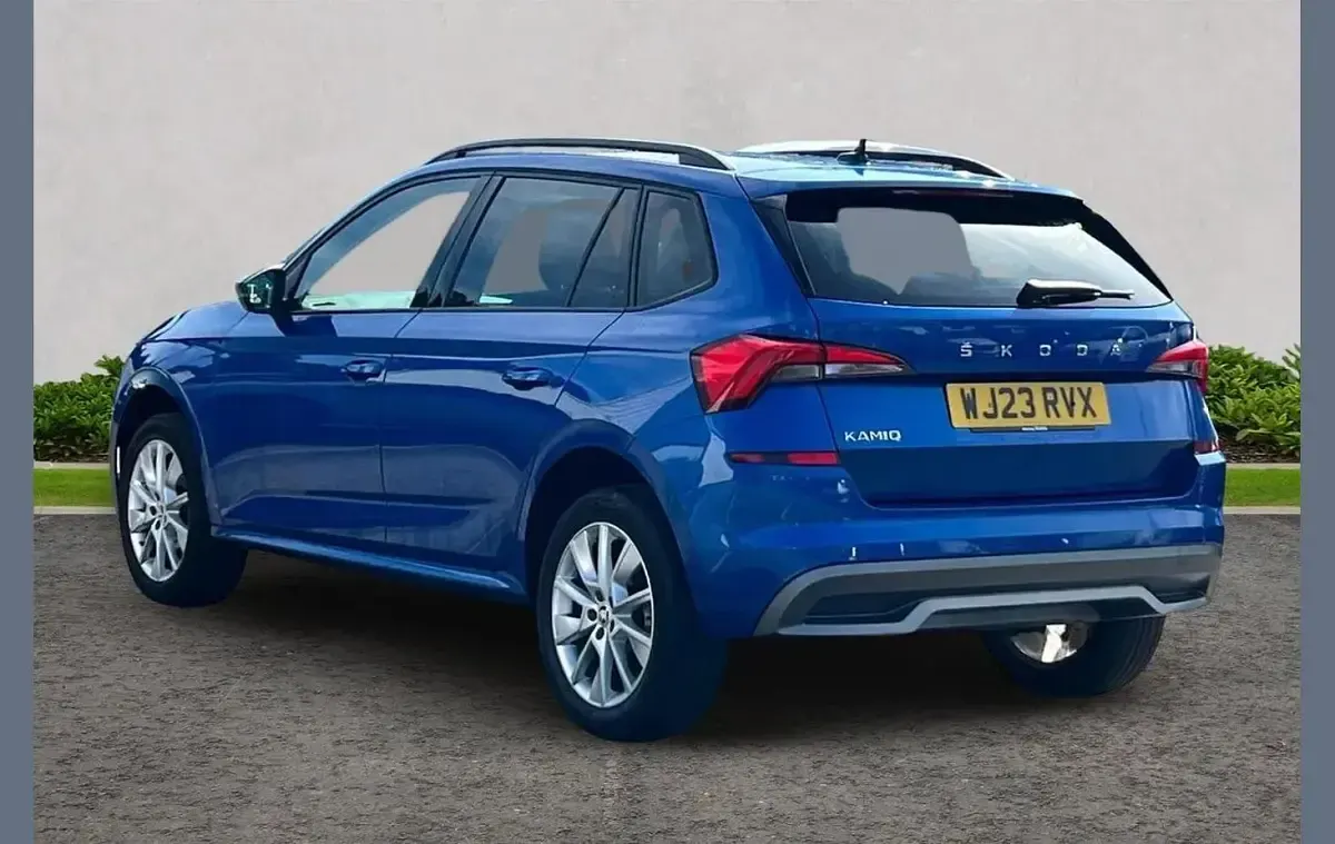 Usado Skoda Kamiq SE Drive 108 HP (79 kW) 2023 Azul SUV