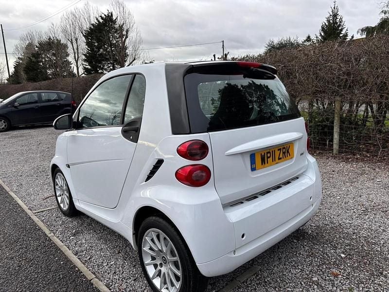 Used Smart ForTwo Coupé Passion 71 HP (52 kW) 2011 White Coupe