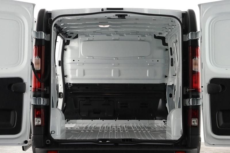 New Nissan Primastar Acenta 170 HP (125 kW) 2026 White MPV