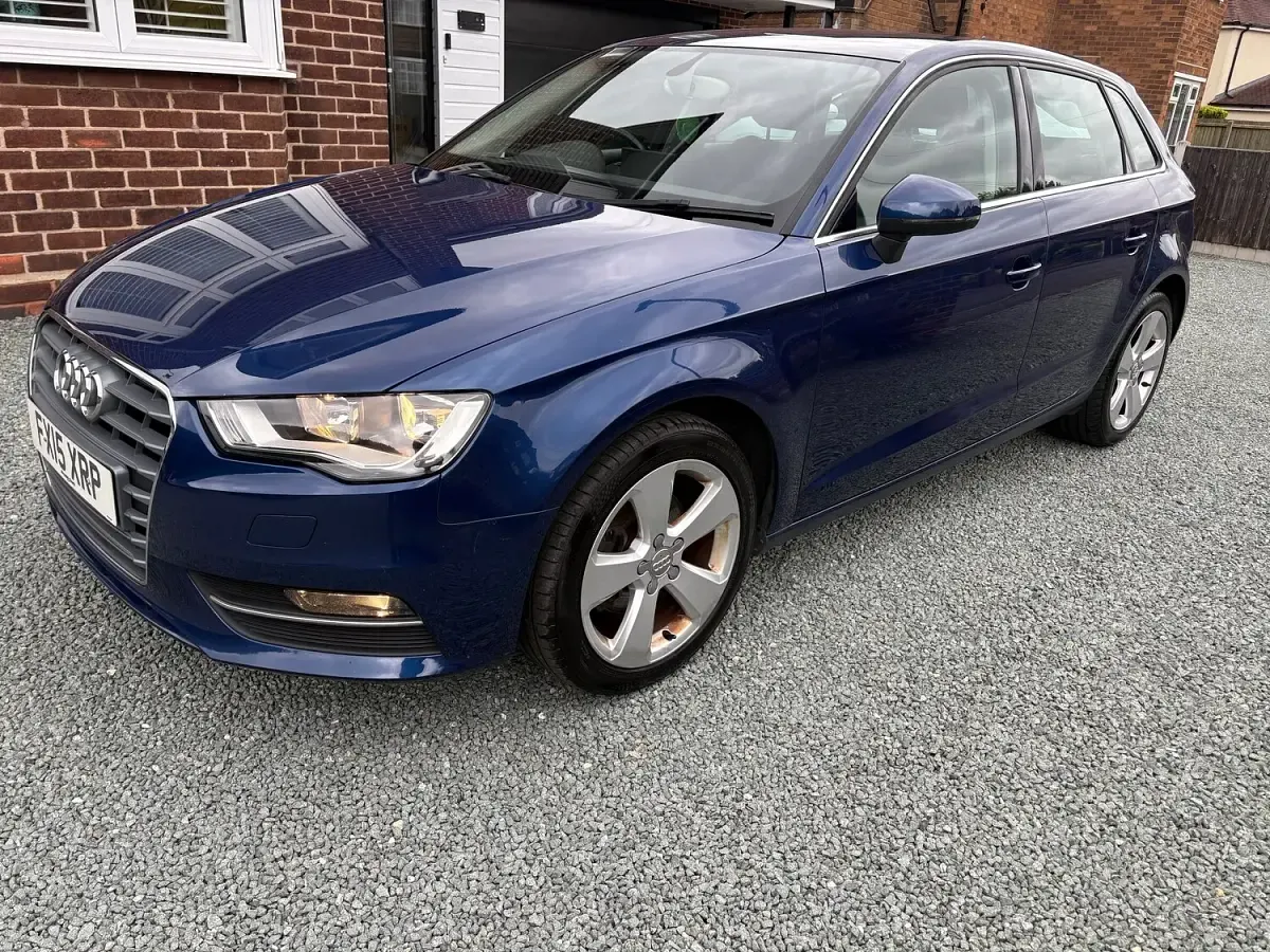 Used Audi A3 Sportback Sport 110 HP (80 kW) 2015 Blue Hatchback