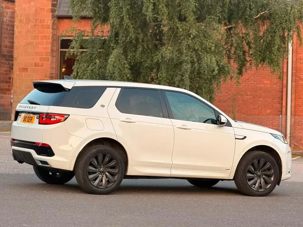 Used Land Rover Discovery Sport SE Dynamic 2019 White SUV