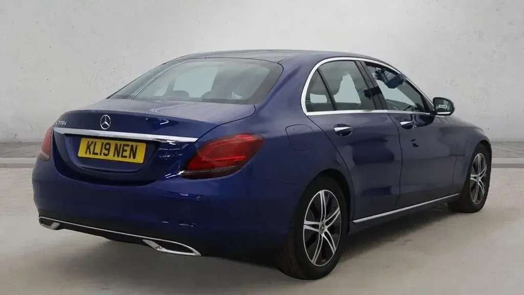 Używany Mercedes C220 Premium Plus 194 KM (142 kW) 2019 Niebieski Sedan/Limuzyna