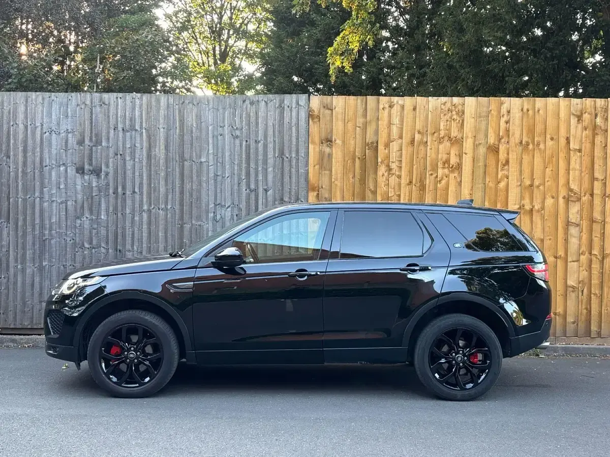 Used Land Rover Discovery 5 Landmark 2018 Black SUV