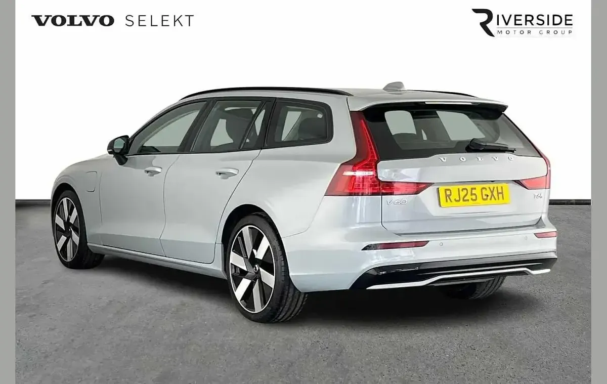 Used Volvo V60 Plus 350 HP (257 kW) 2025 Vapour grey Estate