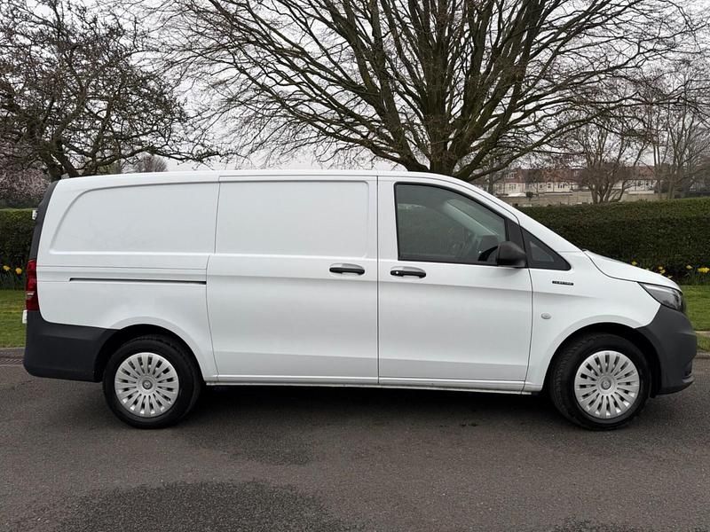 Used Mercedes e-Vito Progressive 85 kW (116 HP) 2021 White MPV