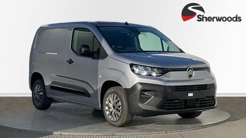 Cumulus grey New 2025 Citroën Berlingo MPV | £18,495 (Good price) - Image 1/4
