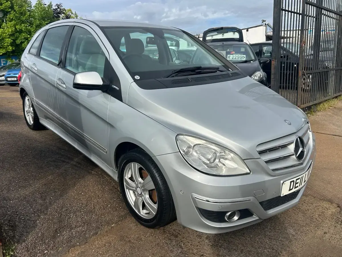 Used Mercedes B160 SE 2011 Silver Hatchback