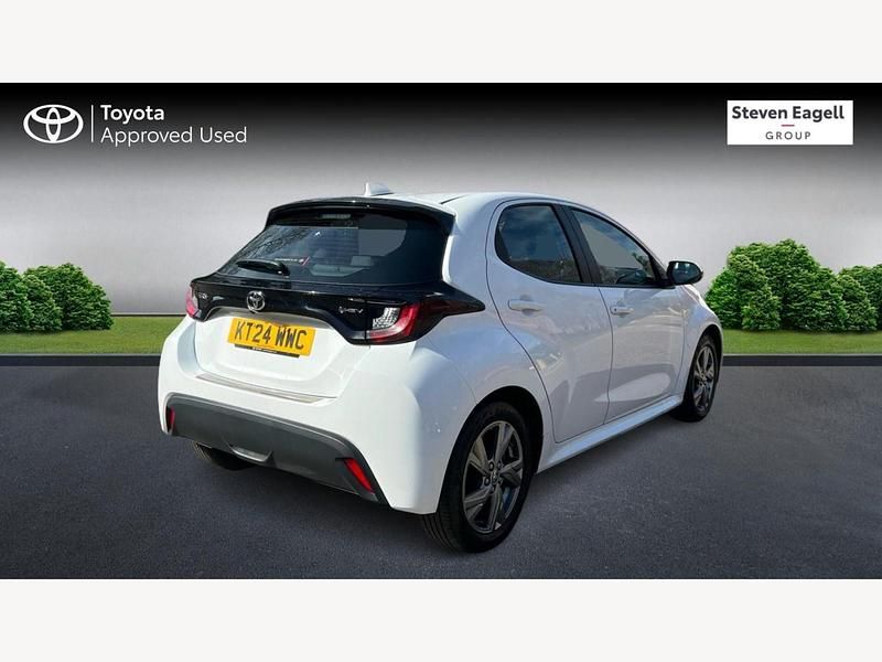 Used Toyota Yaris Hybrid 2024 White Hatchback
