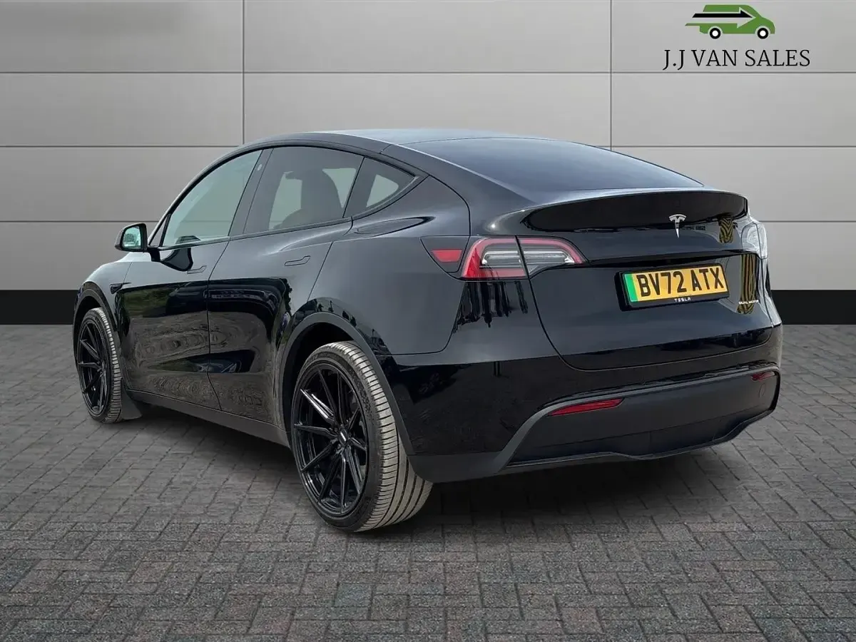 Used Tesla Model Y Long Range AWD 378 kW (514 HP) 2022 Black SUV