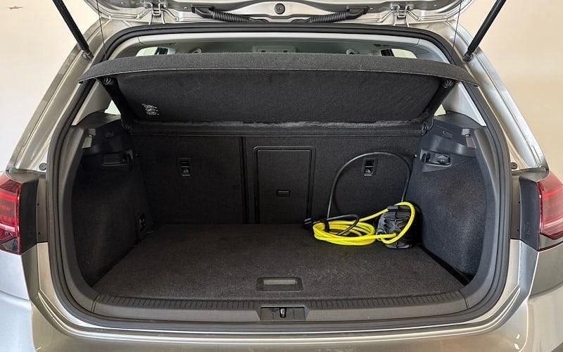 Used VW e-Golf 85 kW (116 HP) 2016 Hatchback