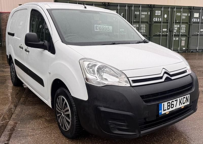 Used Citroën Berlingo 100 HP (73 kW) 2017 White MPV