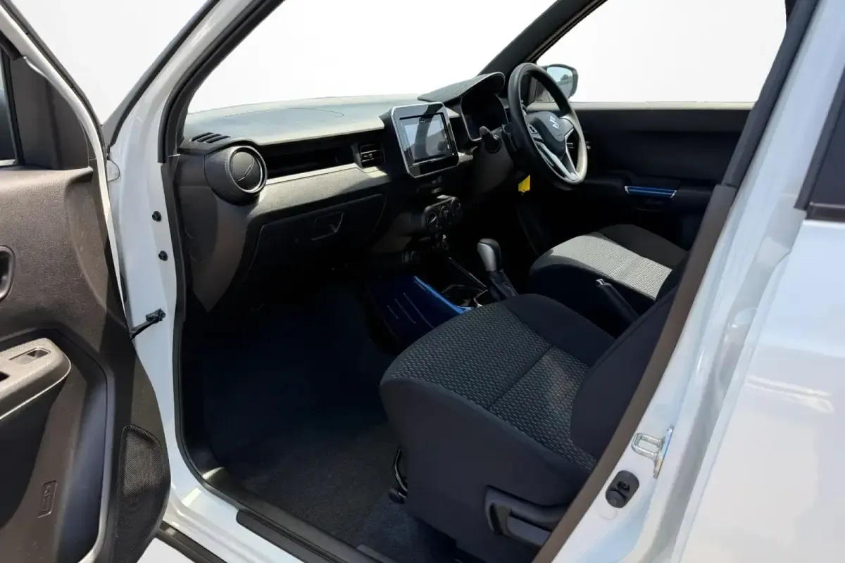 Used Suzuki Ignis SZ-T 2023 White pearlescent SUV