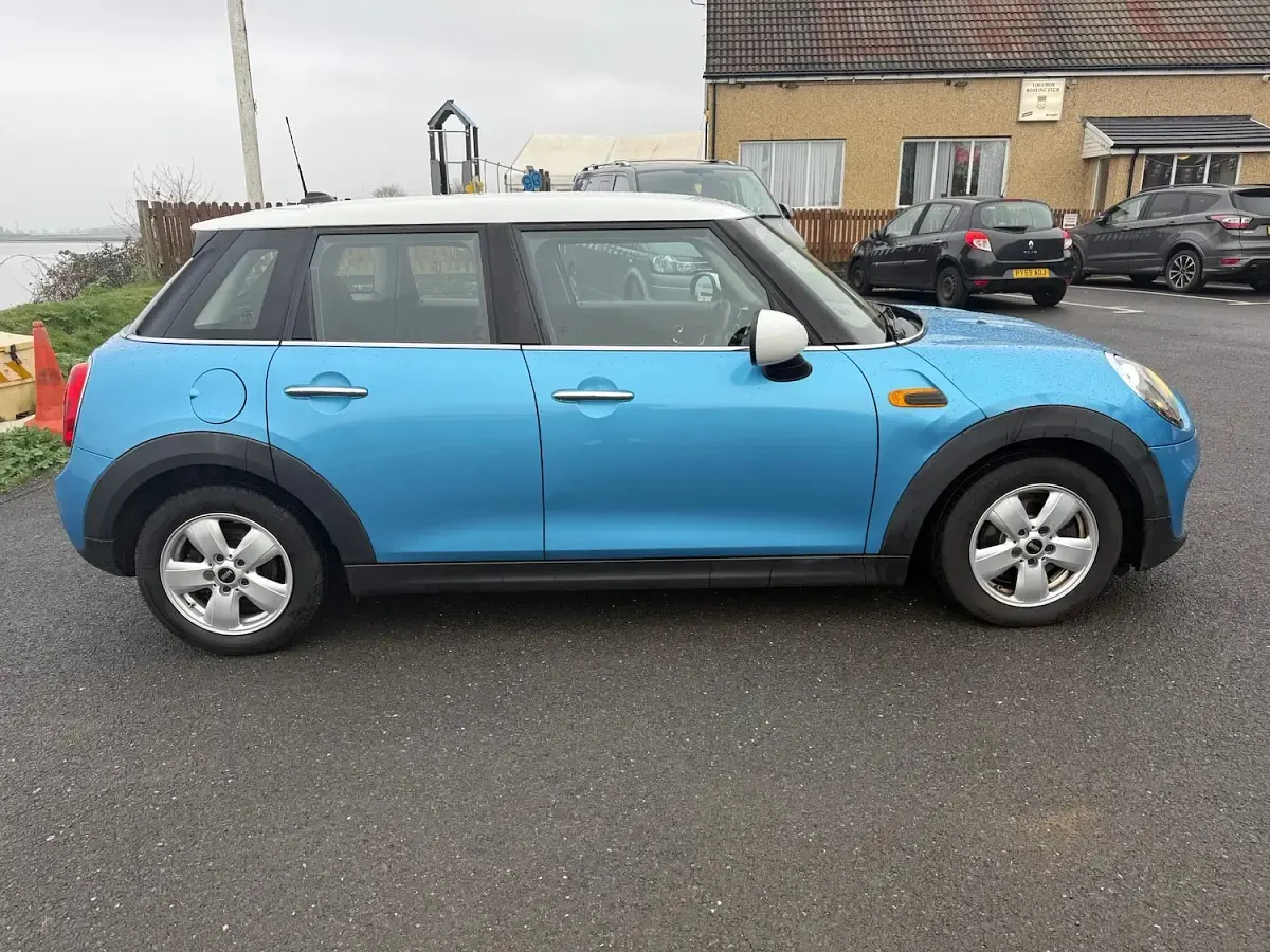 Used Mini Cooper D Hatch 2016 Blue Hatchback