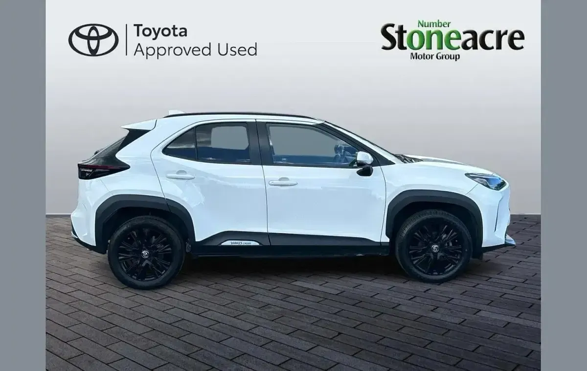 Used Toyota Yaris Cross Design 113 HP (83 kW) 2023 White SUV