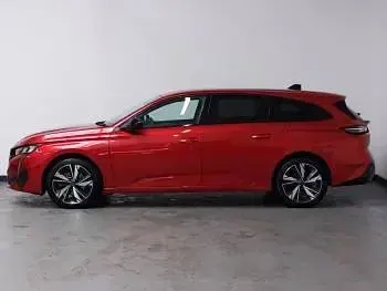 Używany Peugeot 308 Allure 131 KM (96 kW) 2023 Czerwony Kombi