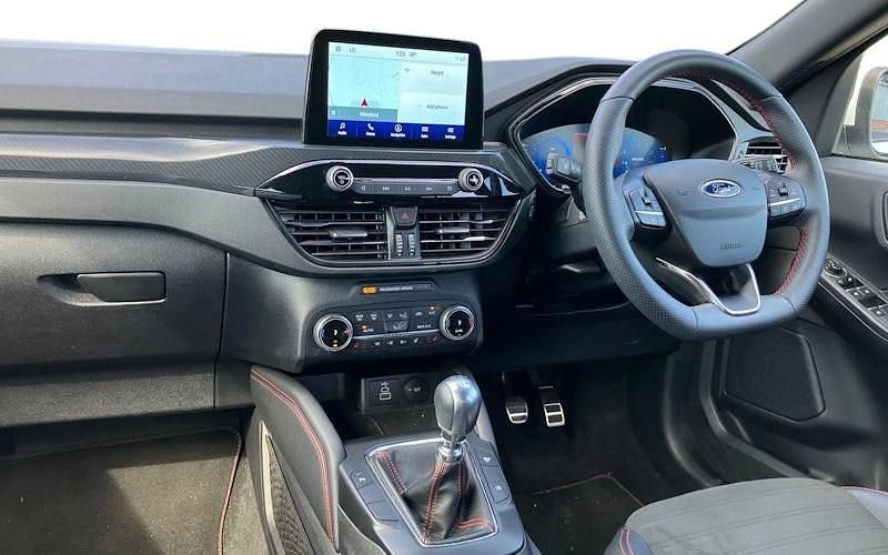 Begagnad Ford Kuga ST-Line 150 HK (110 kW) 2023 Vit SUV