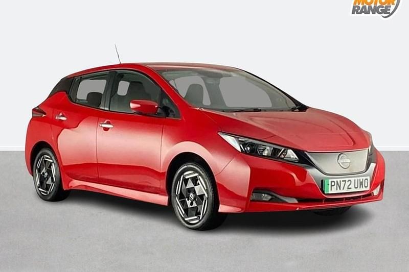 Begagnad Nissan Leaf Acenta 110 kW (150 HK) 2022 Halvkombi