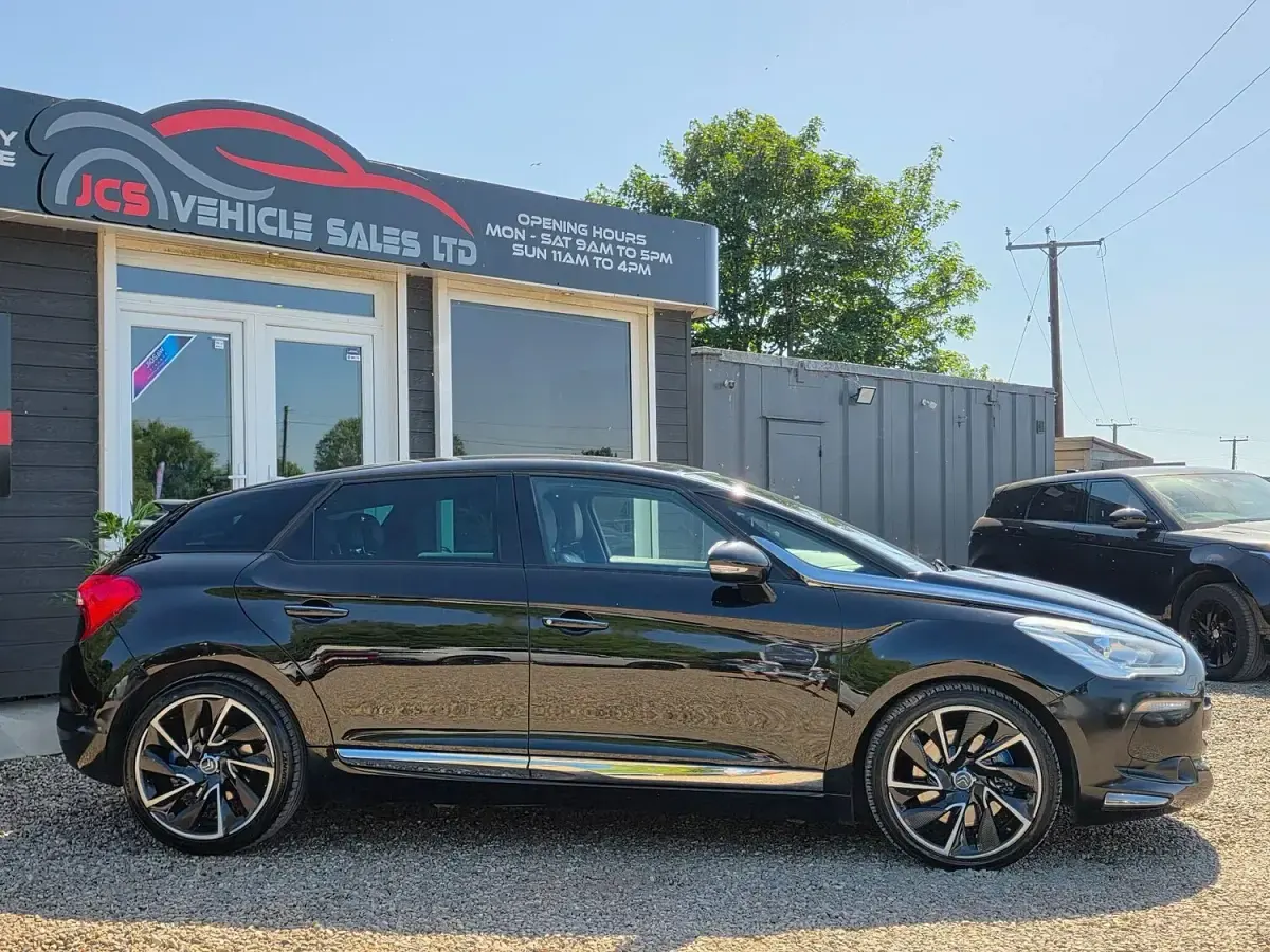 Used Citroën DS5 2014 Black Hatchback