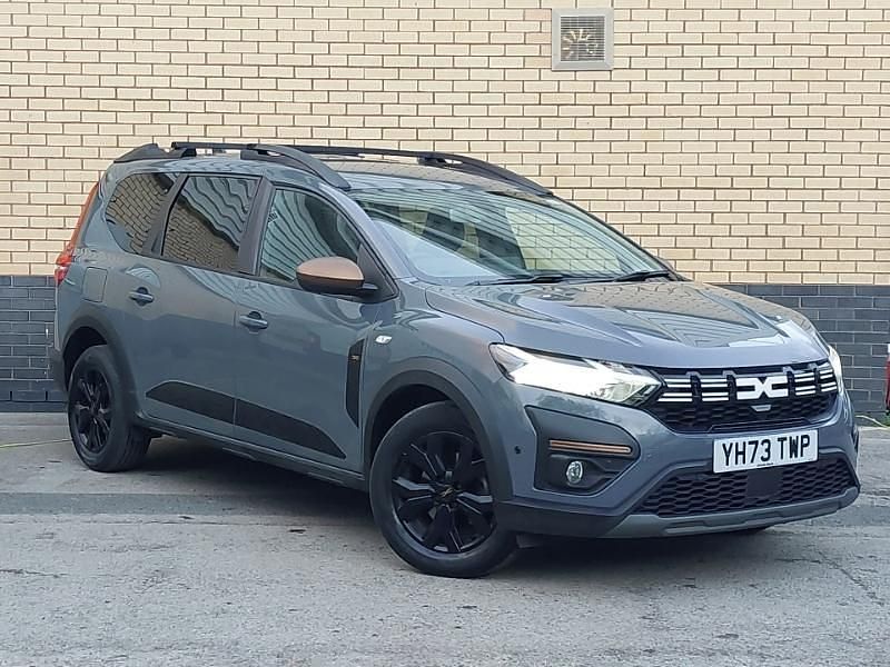 Grey Used 2023 Dacia Jogger Extreme MPV | £16,998 (Fair price) - Image 1/4