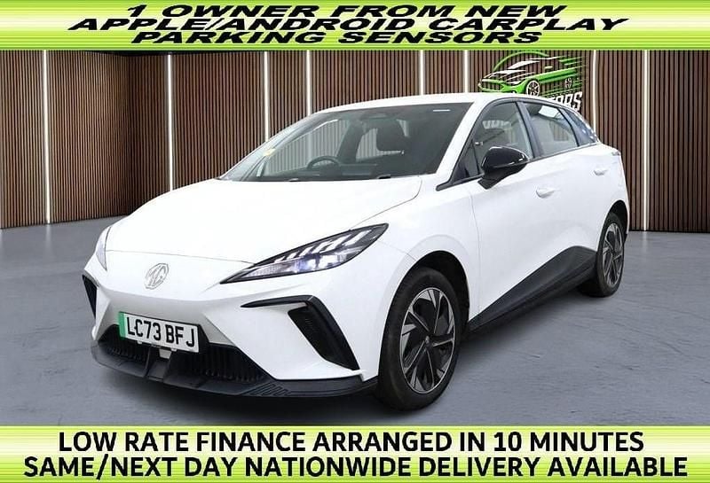 White Used 2023 MG MG4 EV SE Hatchback | £12,690 (Good price) - Image 1/2