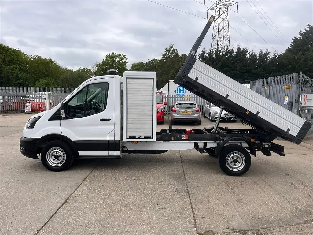 Second-hand Ford Transit 130 CP (95 kW) 2021 Alb Cabrio