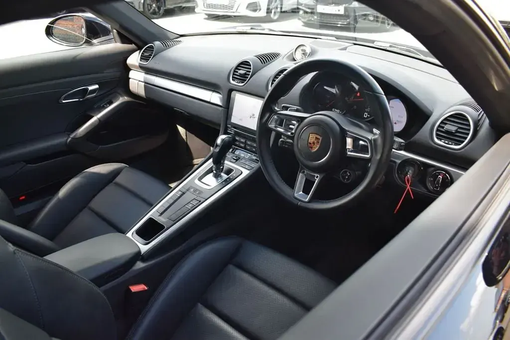 Used Porsche 718 Cayman 300 HP (220 kW) 2017 Black Coupe